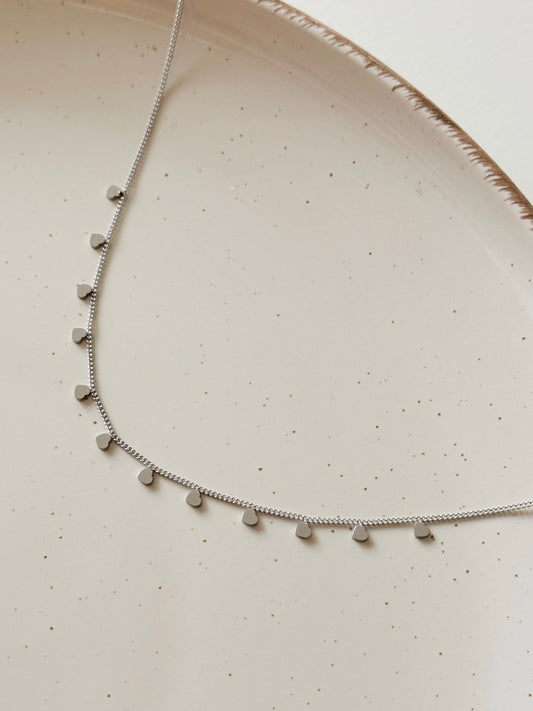 Dainty necklace silver hearts