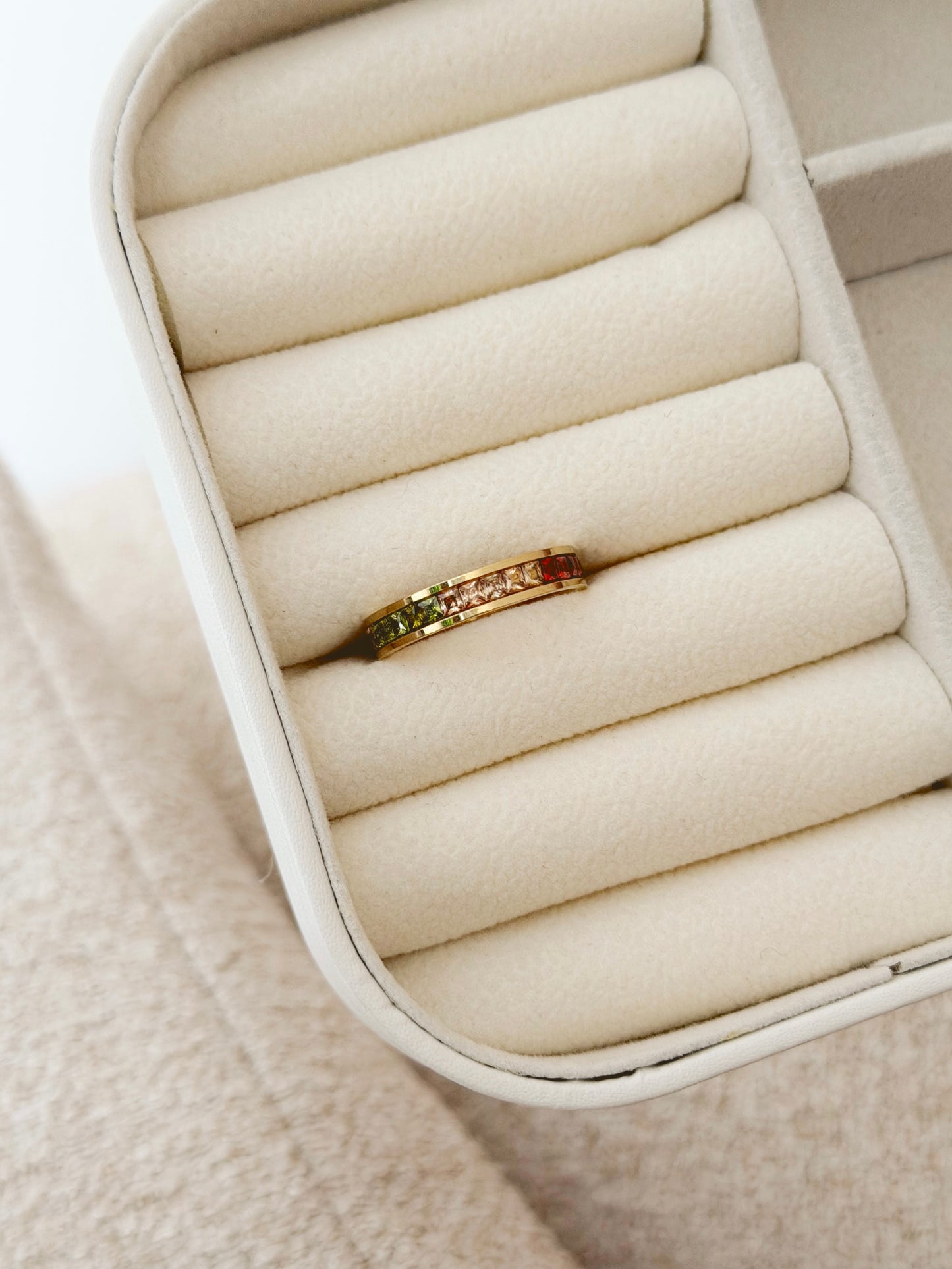 Full color tennis stone ring