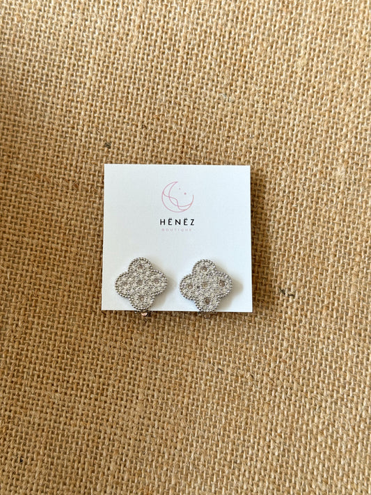 Van cleef Clip on earrings (no piercing)