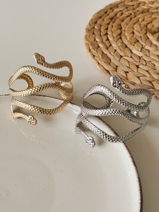 Bold snake Arm cuff ( silver )