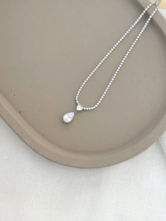 Tennis heart stone necklace