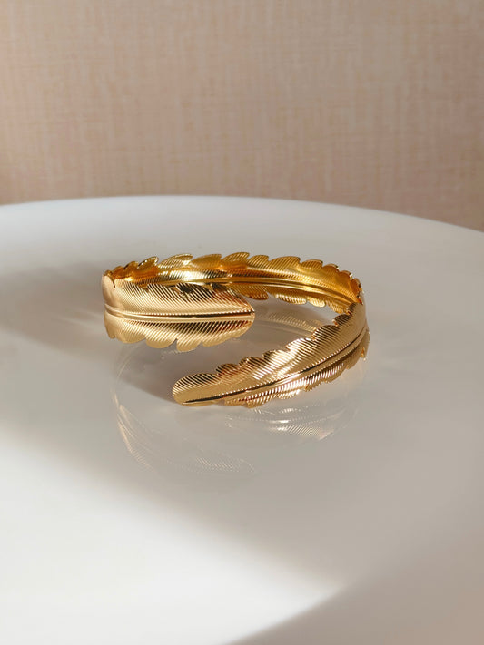 Feather Arm cuff (gold)