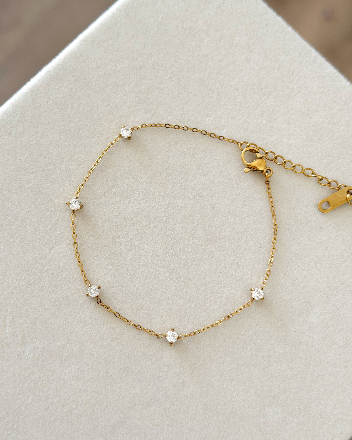 Minimalist stones gold bracelet