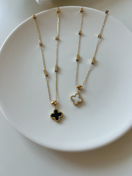 Van cleef necklace black & whitw