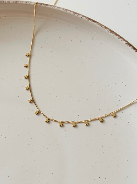 Dainty necklace gold stars