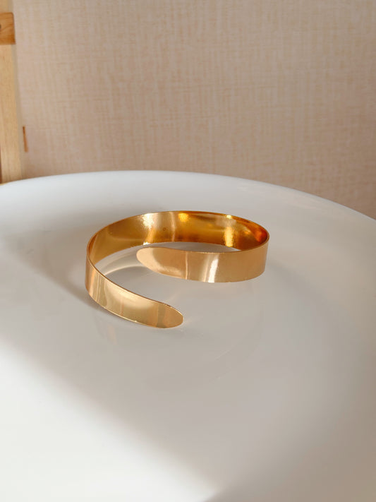 Arm cuff (gold)