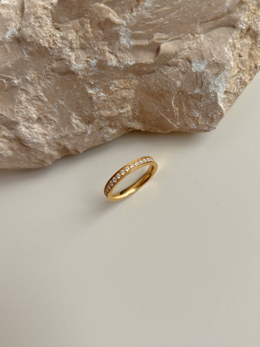 Zircon band ring