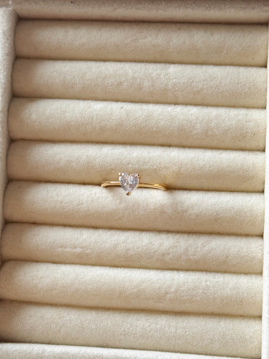 Heart zircon ring gold