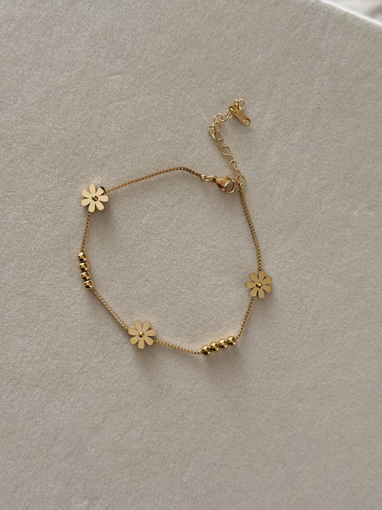 Gold flower anklet