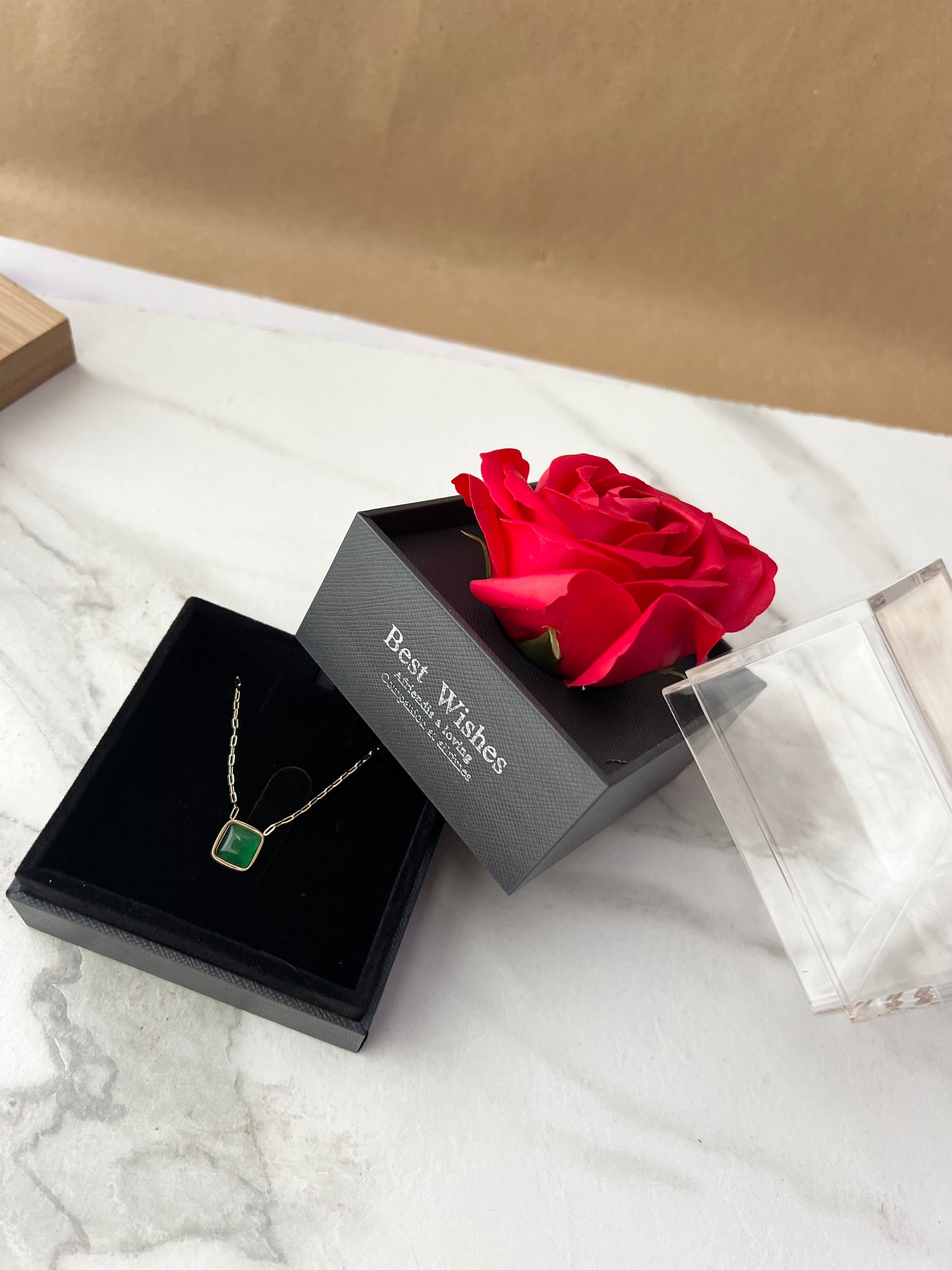 Rose box & stone necklace