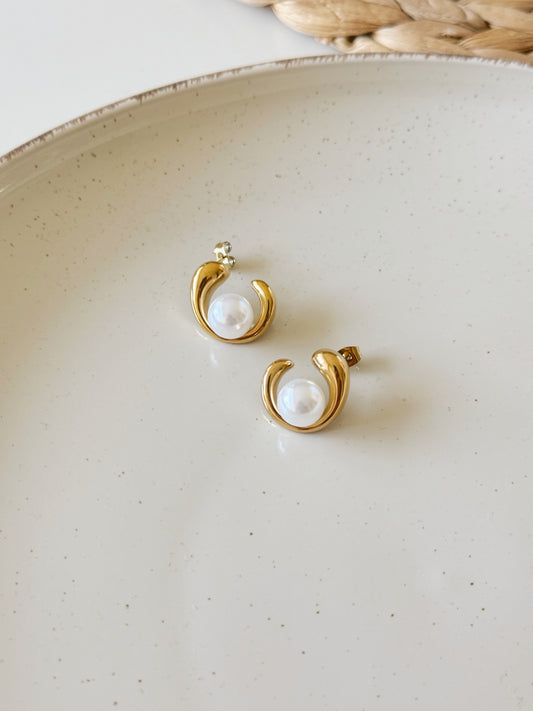 Pearly wave earrings
