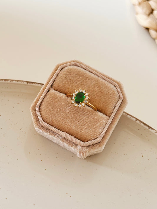 Green stone ring