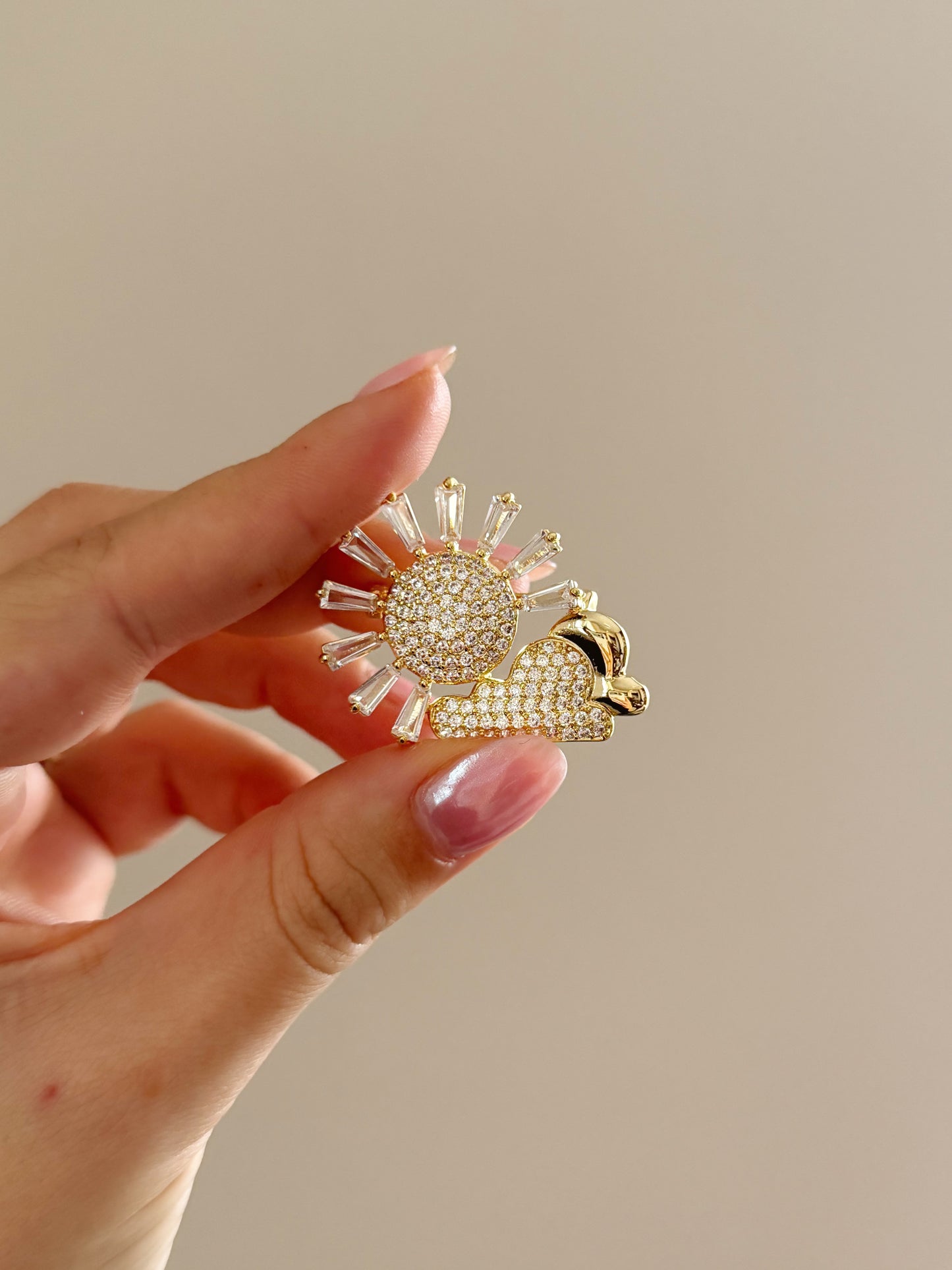 Sunny brooch