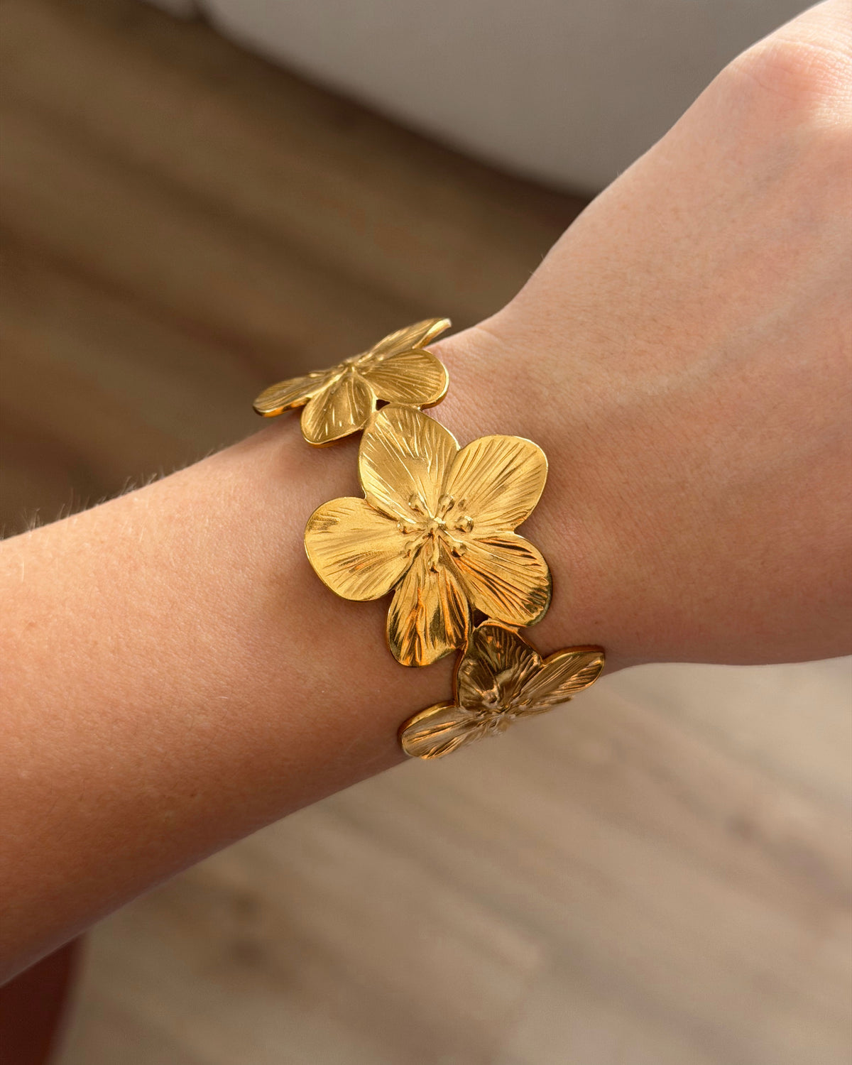 Flower hand cuff bracelet
