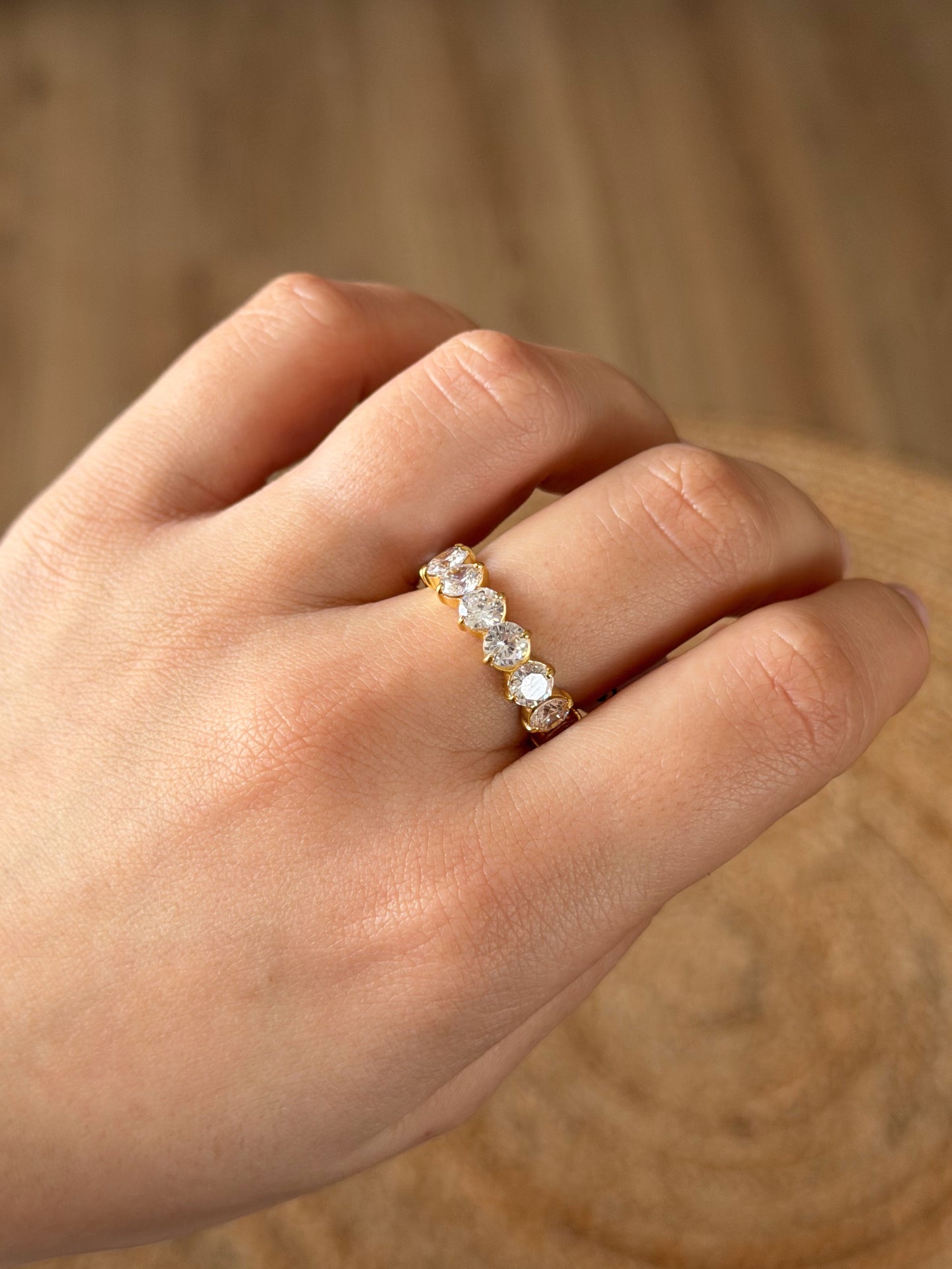 White round tennis ring
