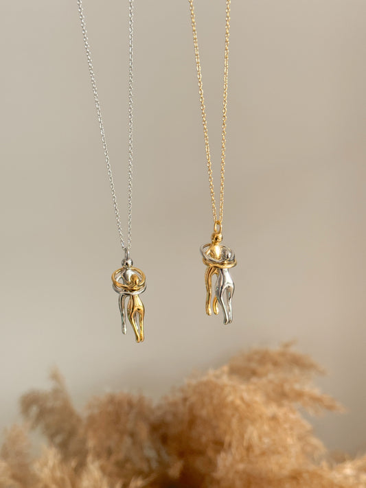 Hug couples necklaces
