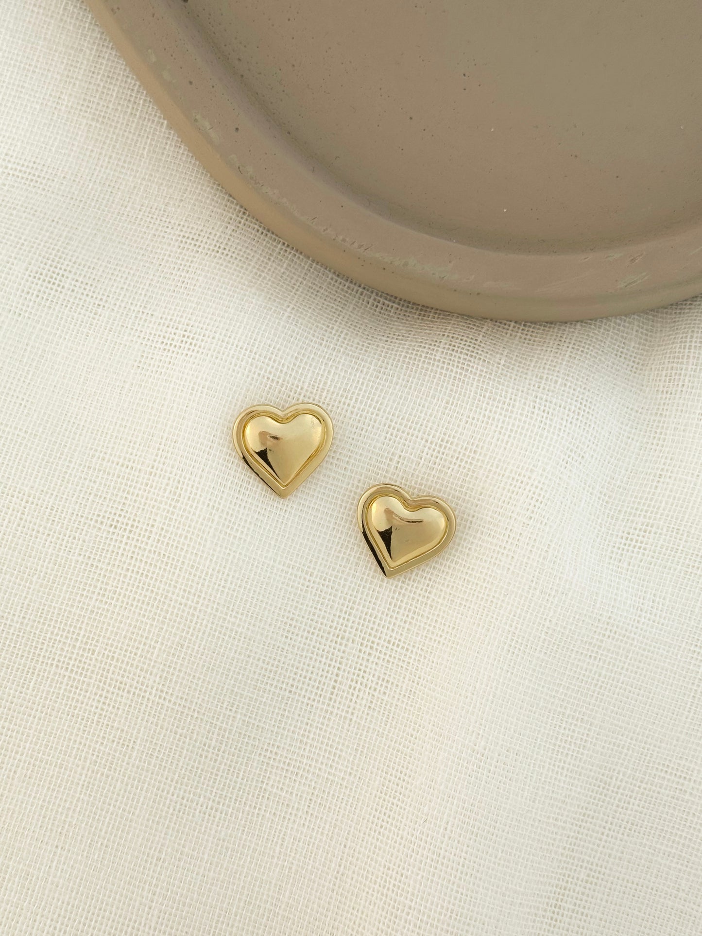 Simple heart earrings