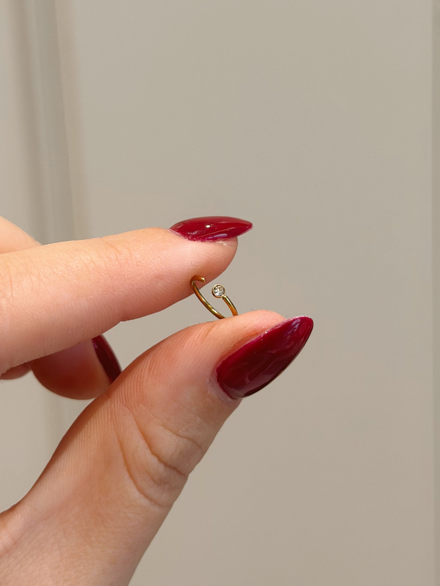 Fake nose piercing with stone