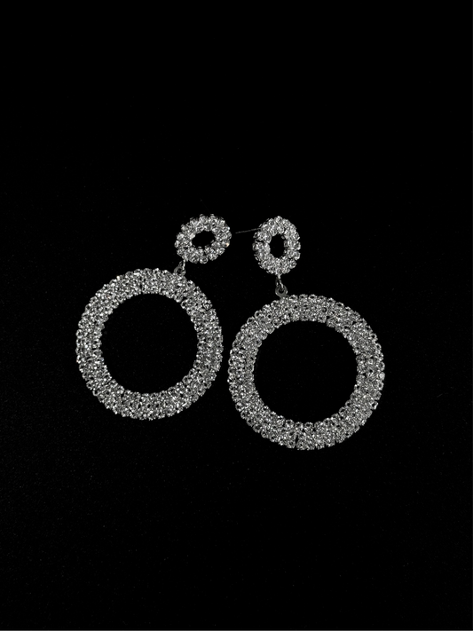 Circle event earrings