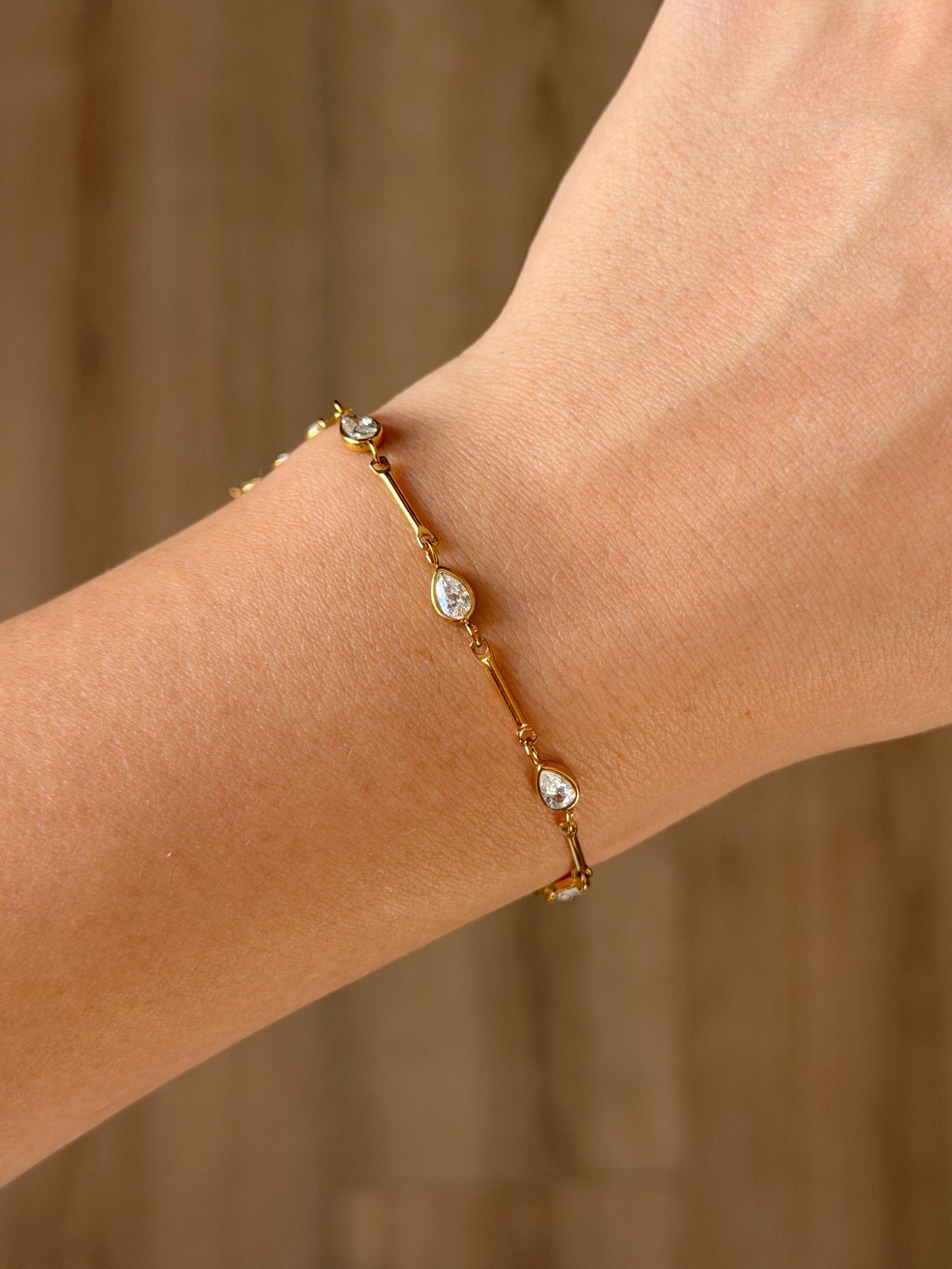 Tear drop premium bracelet