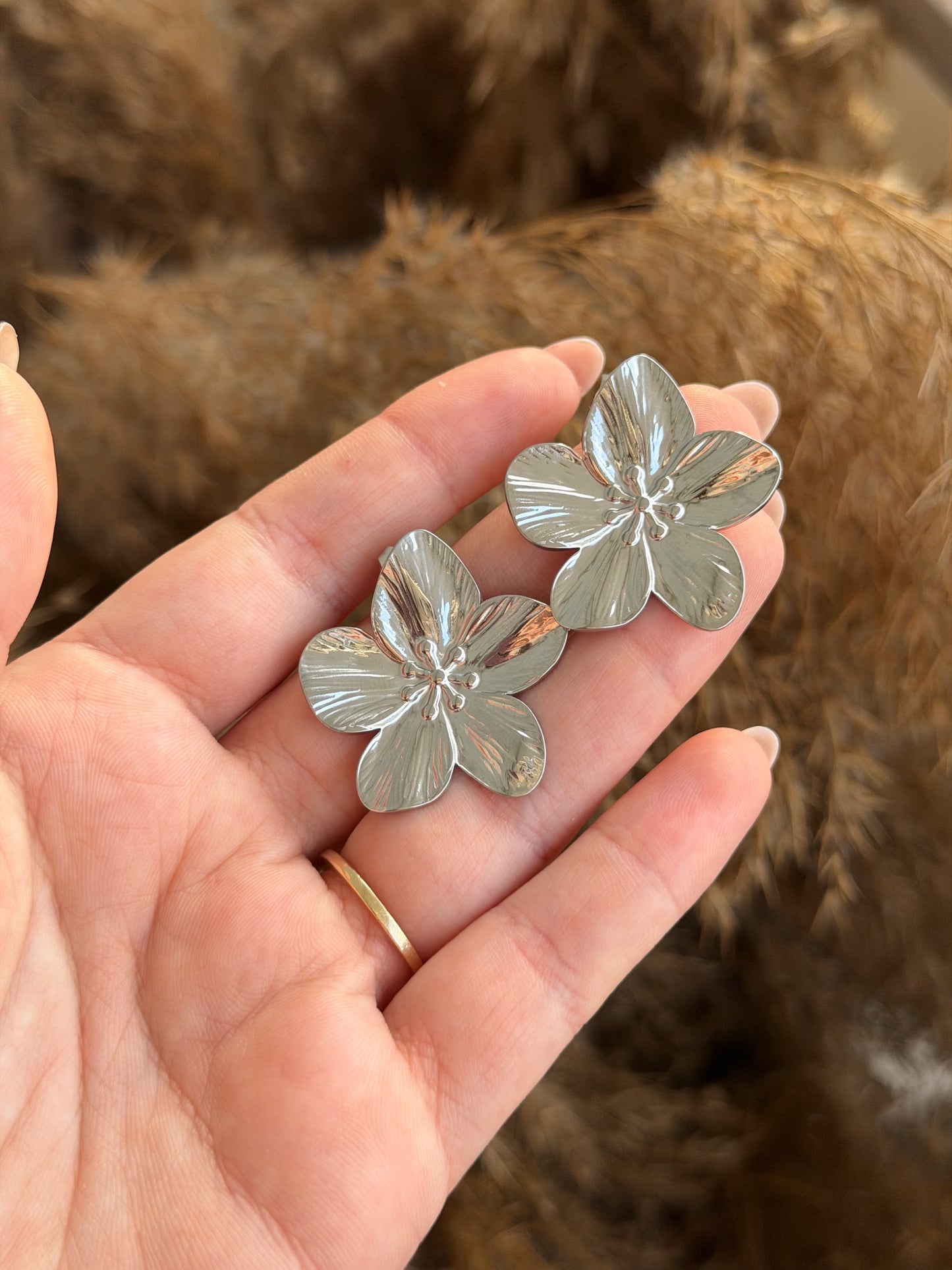 Flora earrings