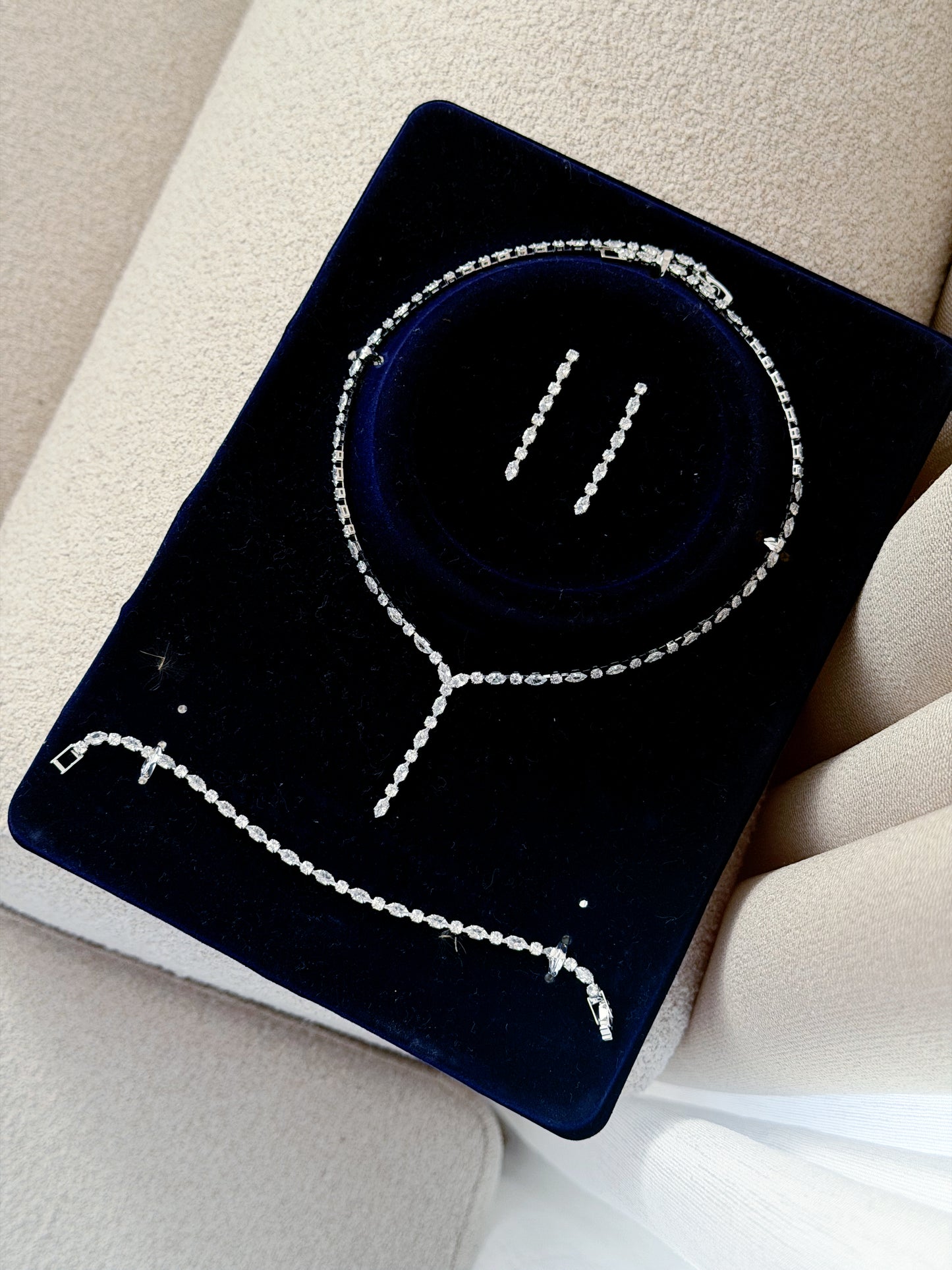 Silver sparking tennis set