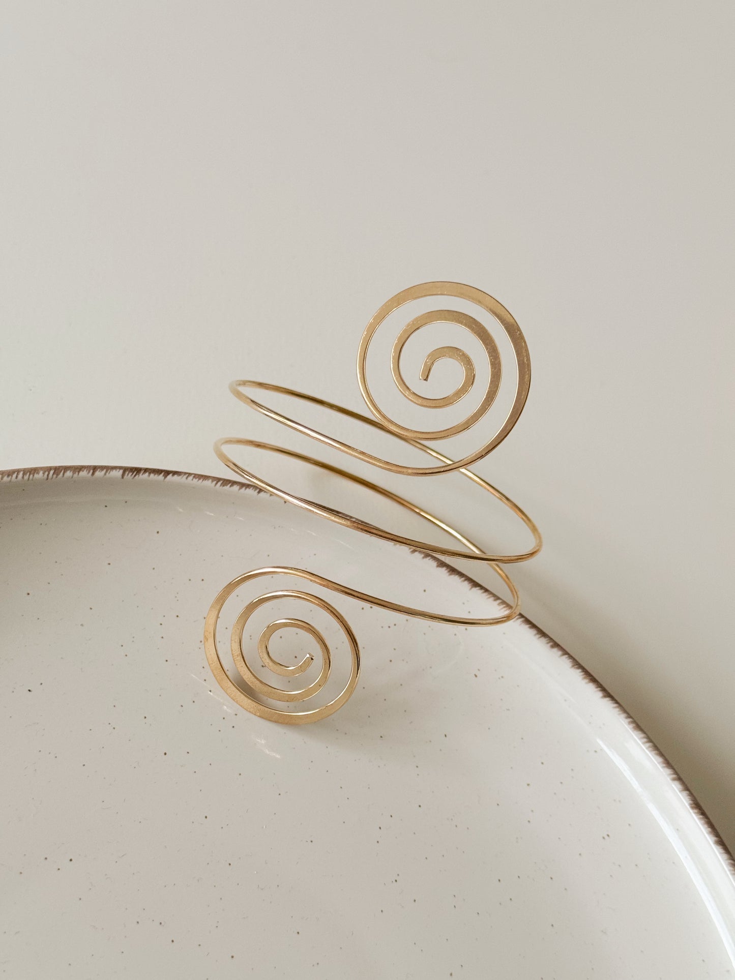 Spiral arm cuff ( gold )