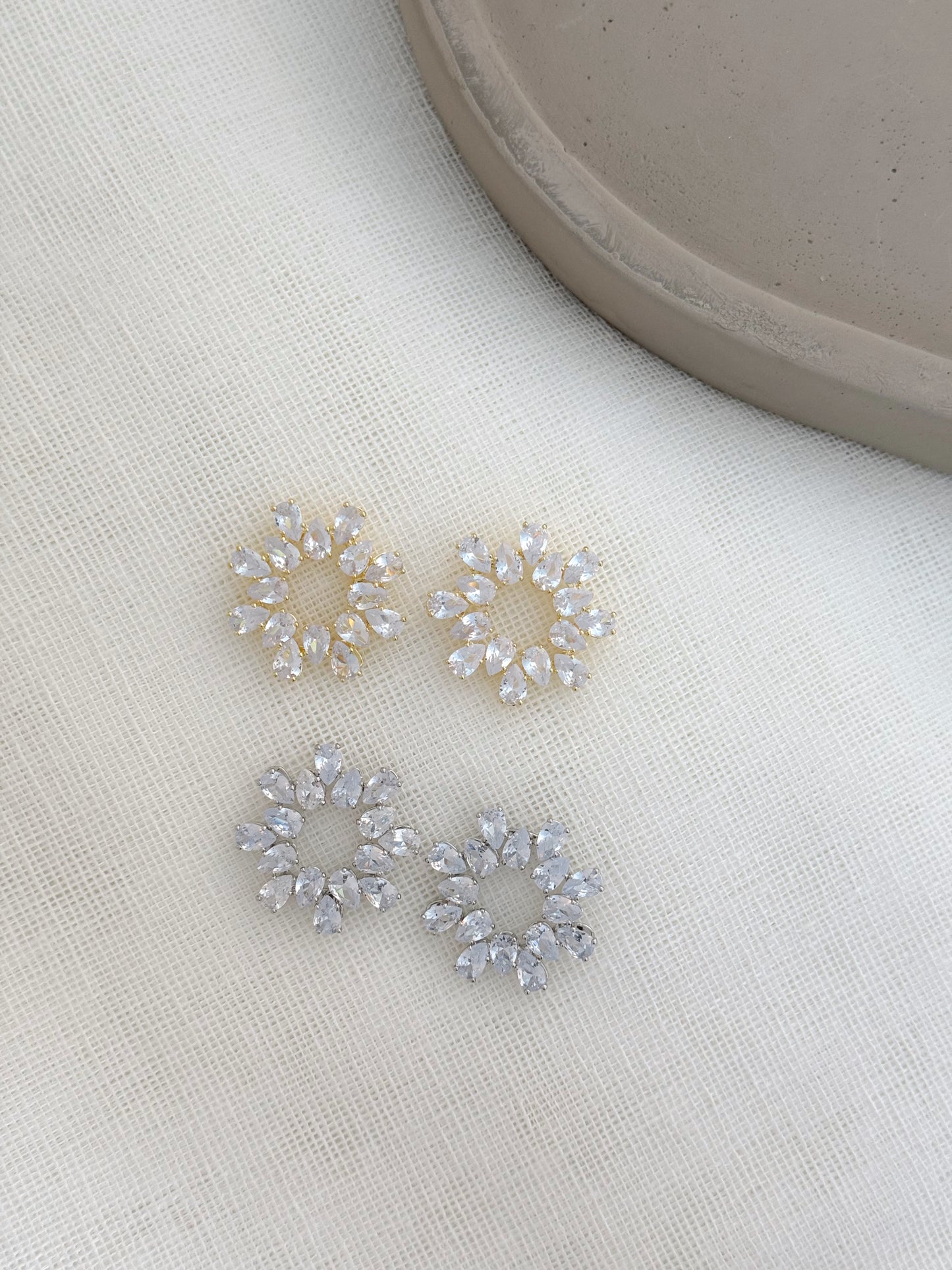 Crystal circle earrings (event)