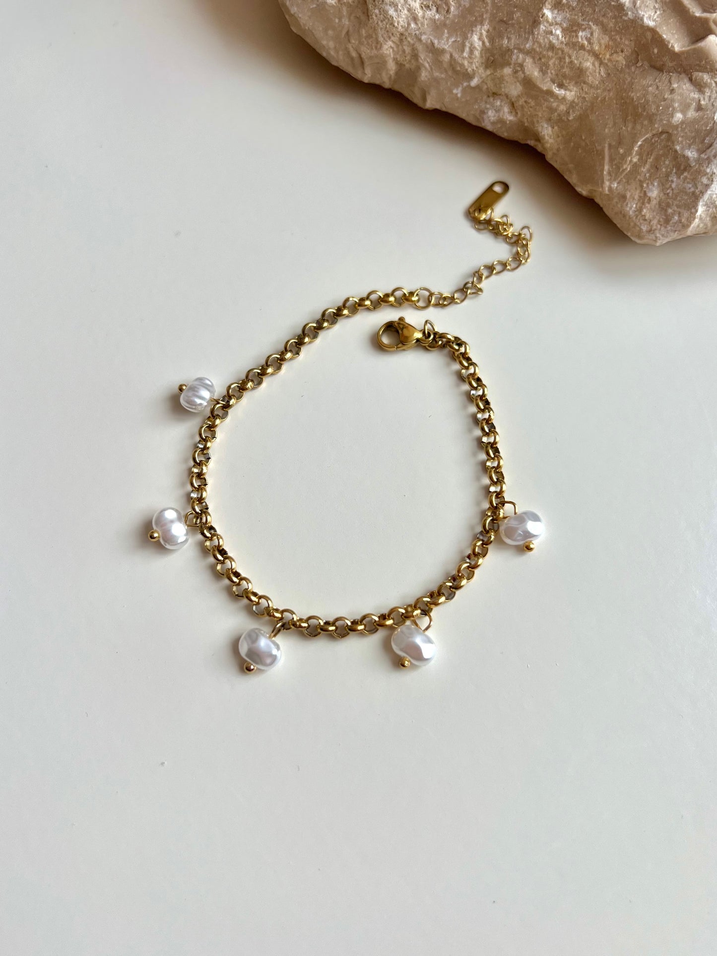 Pearl chain bracelet