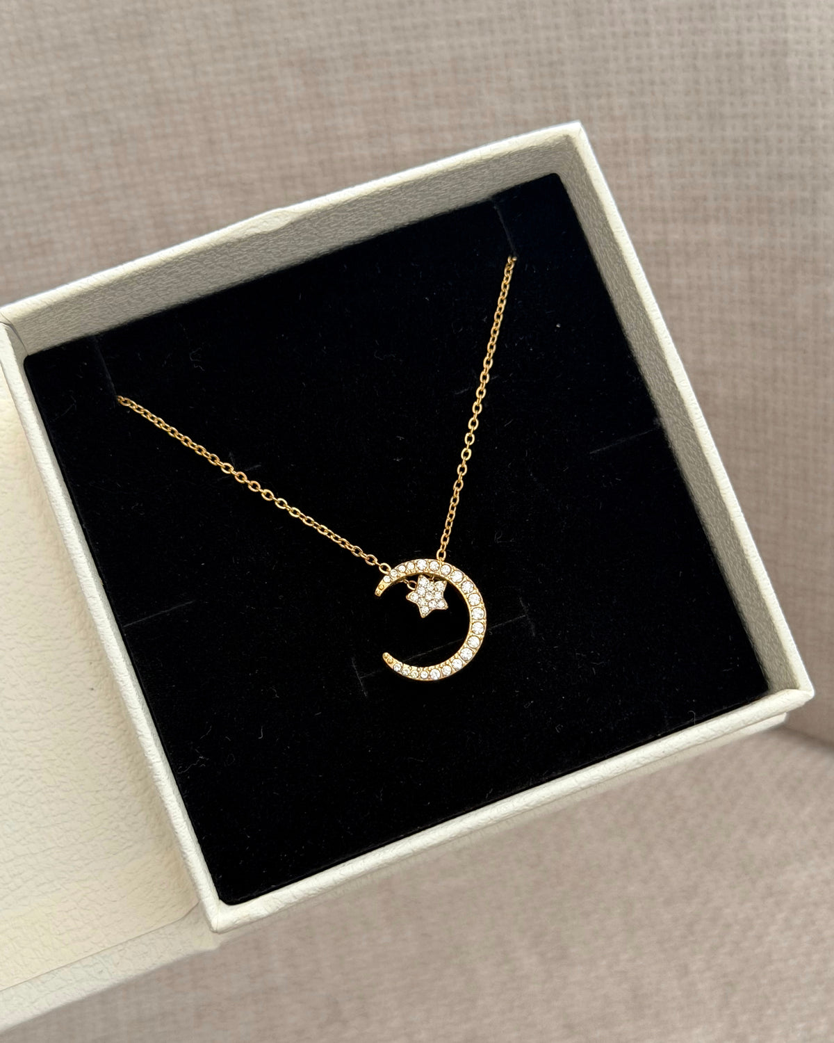 Moon and star necklace gold