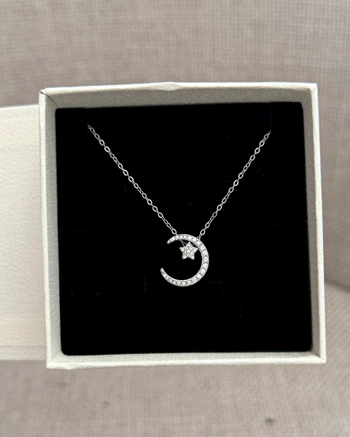 Moon and star necklace silver