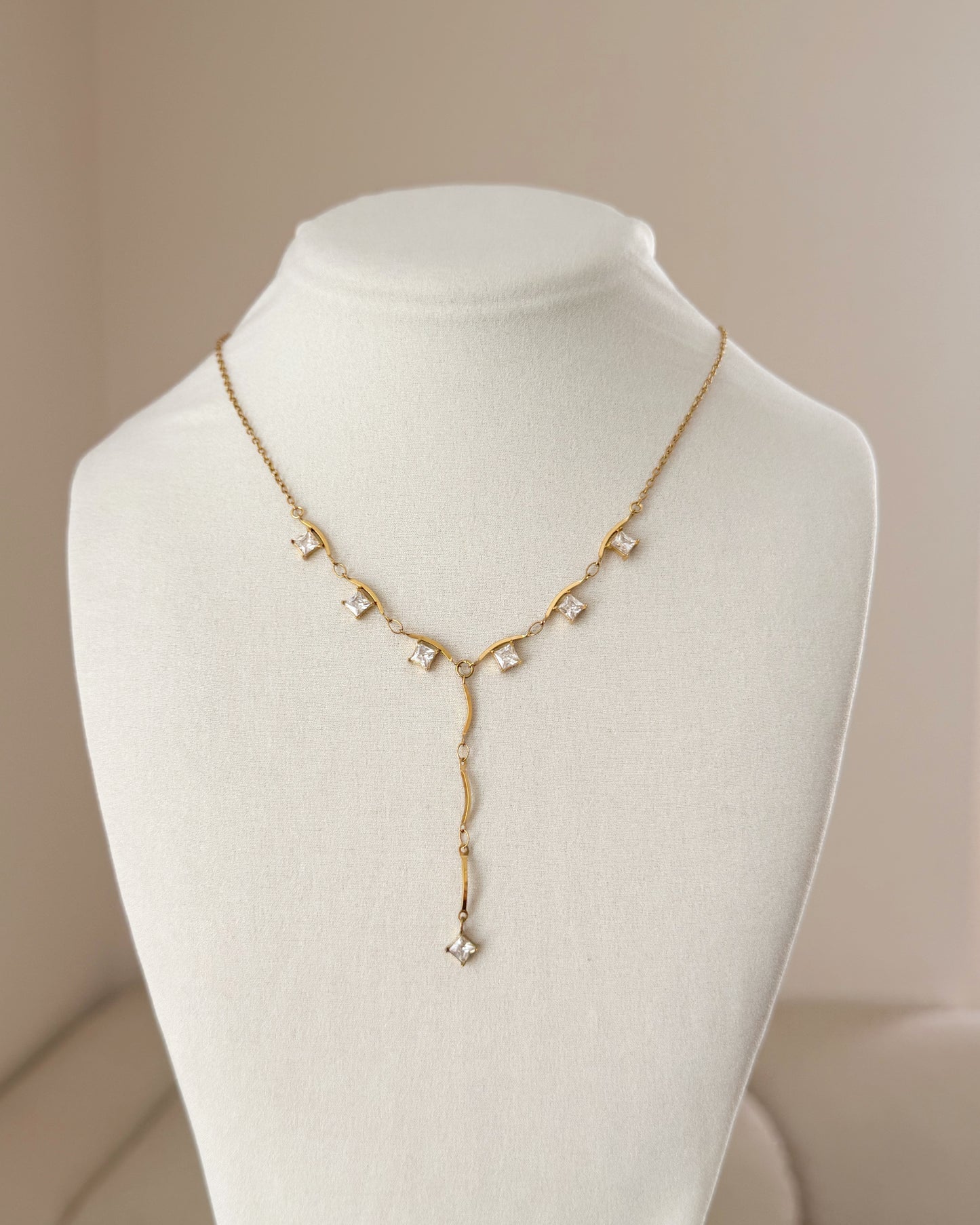 Y shape crystal necklace