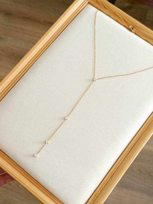 Fine stones Y shape necklace gold