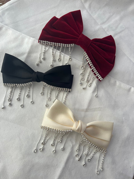 Bow tassel clip