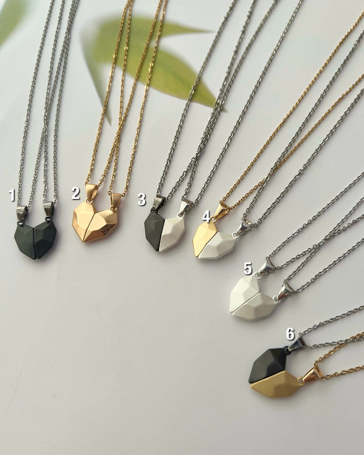 Magnet heart necklace couples / besties